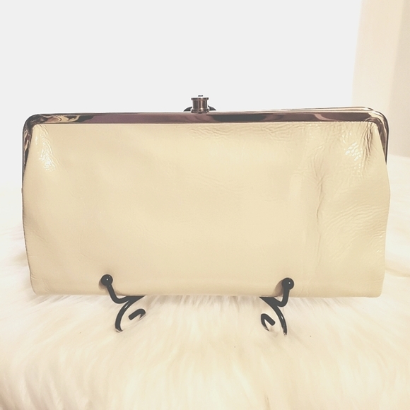HOBO Int'l Vintage Ivory Genuine Patent Leather 'Lauren' Wallet/Clutch - Picture 9 of 13